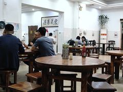 大堂-湛记牛肚螺粥(群贤路店)