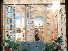 -猫的天空之城概念书店(杭州南宋御街店)