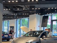 -TESLA 特斯拉(上海太古汇体验店)