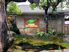 -Chom Cafe and Restaurant