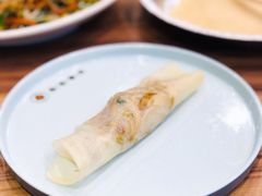 卷好的饼-合合春饼·酱骨·东北菜(潘家园店)