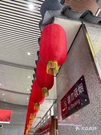 这是个有温度的高铁站 卫生间尽管没有纸巾，没有洗手液