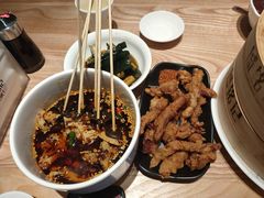 -诚铭记·虾仁汤包·成都小吃(融创店)