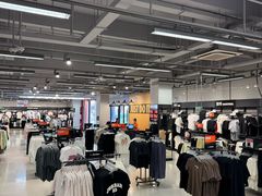 -王府井奥莱临潼小镇(临潼店)