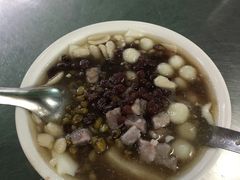-六合夜市