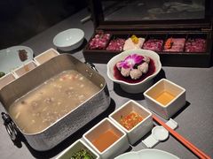 -左庭右院鲜牛肉火锅黑金店(陆家嘴中心店)
