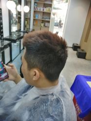 -诗悦发型烫染SALON