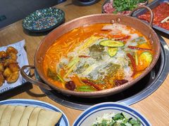 -洱火云南酸菜牛肉火锅(石景山当代商城店)