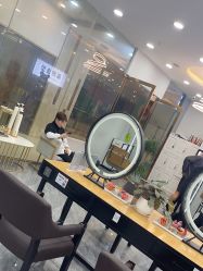 -藤野造型烫染·漂发