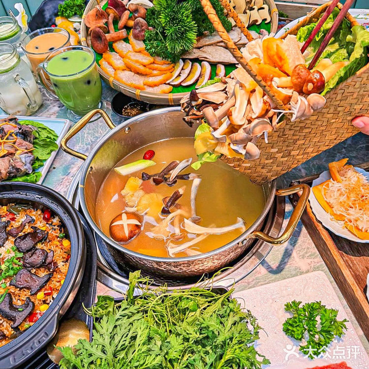 来版纳吃火锅就来这家！
