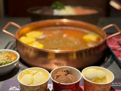 招牌鲜牛腩骨汤锅底-牛村来人潮汕牛肉火锅(西单店)