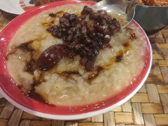 -爆炸头阿姨小四川正宗川味小吃(无任何分店)