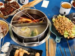 -马路边边串串香形象店(磐石路店)
