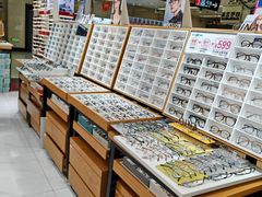 -美式眼镜·授权蔡司.依视路.尼康.豪雅.明月(人民广场店)