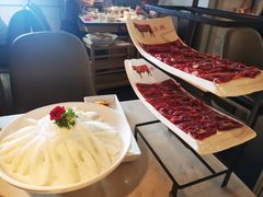 鲜牛肉-左庭右院鲜牛肉火锅(浦江欢乐颂店)
