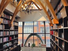 -钟书阁(松江泰晤士小镇店)