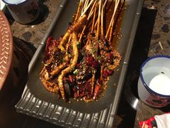 -沪小二炭火蛙锅(淮海中路美食不夜城店)