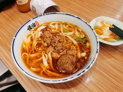 传统招牌猪肉面-顺溜·手工刀削面·黑金店(铜锣湾店)