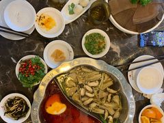 野山珍菌汤鸳鸯锅-刘一手重庆火锅(万达广场店)