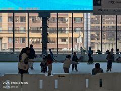-冰纷万象滑冰场(赣州华润万象城店)