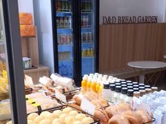 -顶东面包花园·生日蛋糕(世博店)