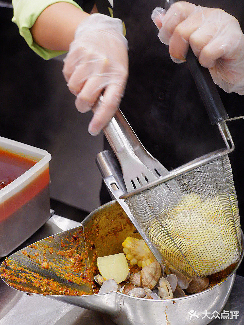 桃宝探店｜吃海鲜，只要一杯奶茶钱💰