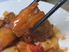 鬼马咕噌肉-太子园林酒家