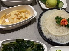 -海底捞火锅(曹安公路店)
