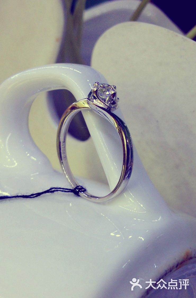 英特纳黄金珠宝广场30分钻石女戒-邯郸美团网
