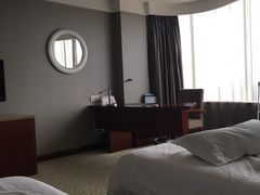 -宜昌均瑶国际酒店(宜昌CBD购物中心夷陵广场店)