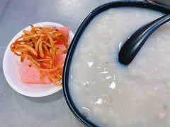 皮蛋瘦肉粥-吃不亏特色包子(三峡广场店)