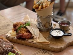 -Mark&Mars Restaurant