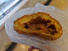 香浓牛肉咖喱面包-巴黎贝甜(华堂新辰汇店)