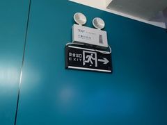 -荒岛实景沉浸密室(江汉路1店)