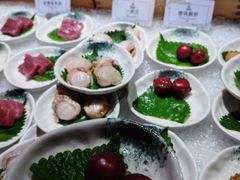 -雍容荟帝王蟹活龙虾展台自助(IFS黑金店)