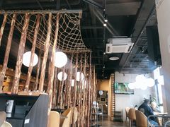 大堂-日进一片海.生腌海鲜火锅.宵夜烧烤(三里屯总店)