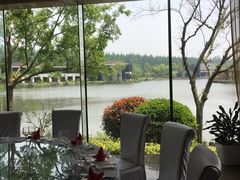 -上海怡沁园度假酒店