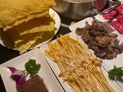 -牛事制造局牛肉火锅(莲岳路店)