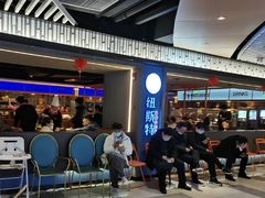 等位区-纽斯特牛排自助餐厅(浦东文峰广场店)
