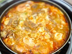 -三清洞摩西韩式年糕火锅(威高广场店)