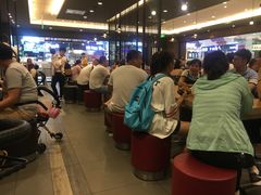 等位区-汉堡王(砂之船奥莱店)