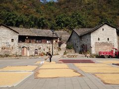 -高荡千年布依古寨旅游景区