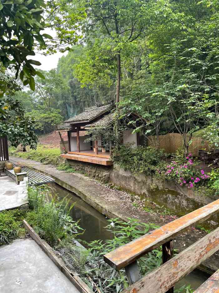 峨眉山欢喜无厌·拈花溪精品民宿