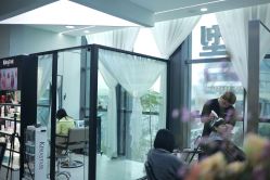 -U·NI SALON 造型