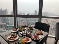 靠窗位-烟台中泽华羿铂尔曼酒店·汇·全日餐厅·高空海景自助
