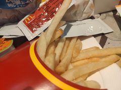 刚炸出来薯条-麦当劳(朝阳路得来速店)