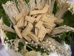 -霄汉牛三鲜湖北砂锅菜(万松园2店)