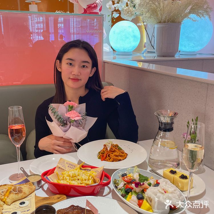 粉粉嫩嫩浪漫餐厅💓真的太适合约会了🌹