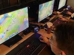 -网鱼电竞·棋牌(五一广场店)