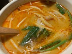 泰式传统冬阴功汤-迷你椰·泰式大排档(共康店)